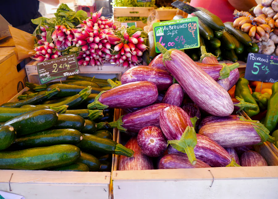 Étal de légumes au marché
